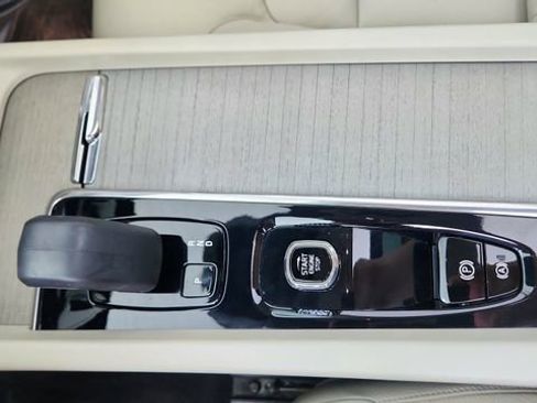 Used 2023 Volvo XC60 B5 Plus w/ Climate Package image 46