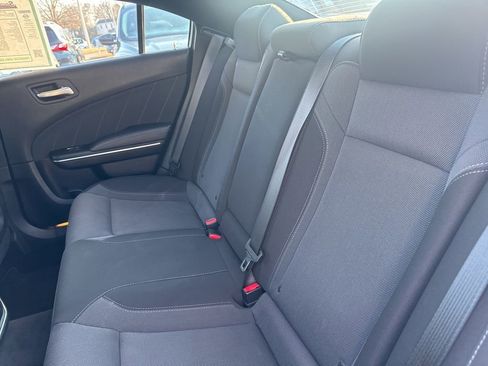 Used 2016 Dodge Charger SXT image 25
