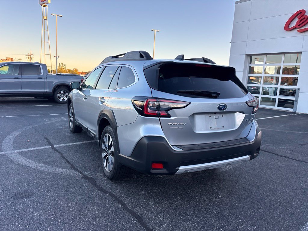 Used 2024 Subaru Outback Limited XT AWD/4WD image 3