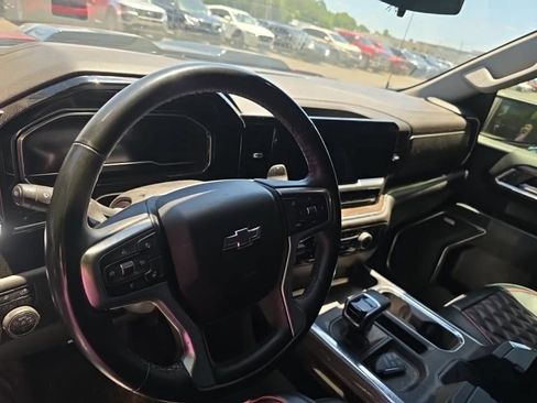 Used 2023 Chevrolet Silverado 1500 LT Trail Boss w/ LT Trail Boss Premium Package AWD/4WD image 7