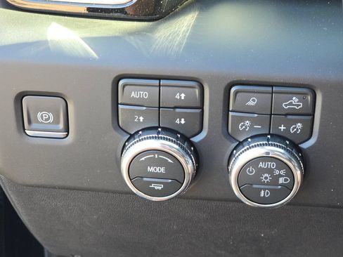 New 2026 GMC Sierra 1500 Denali w/ Denali Reserve Package AWD/4WD image 9