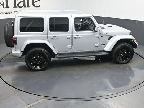 Used 2023 Jeep Wrangler Unlimited Sahara AWD/4WD image 33