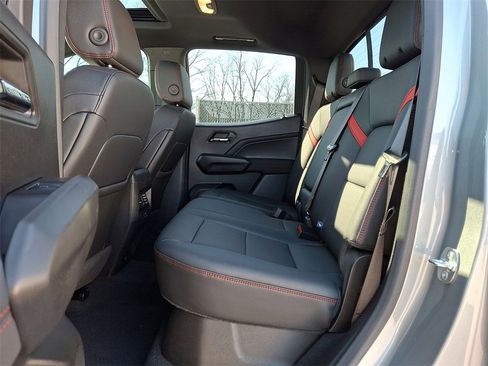 Used 2024 Chevrolet Colorado Z71 w/ Z71 Convenience Package 2 image 13