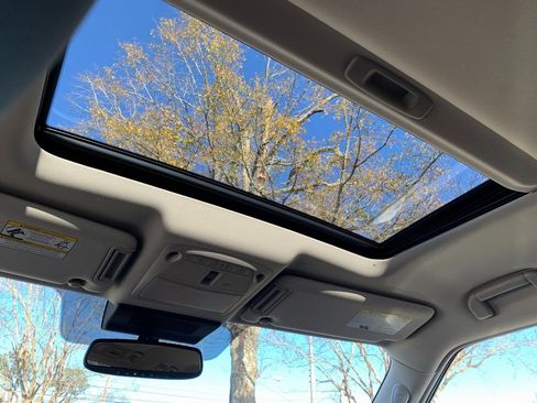 Used 2024 Nissan Armada SL w/ Captain's Chairs Package image 17