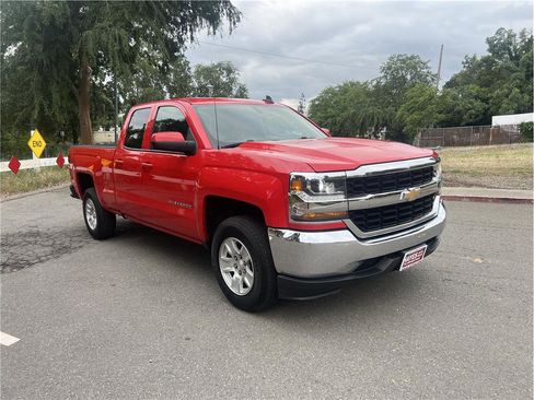 Used 2018 Chevrolet Silverado 1500 LT RWD image 3