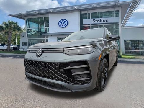New 2026 Volkswagen Tiguan SE R-Line FWD image 8