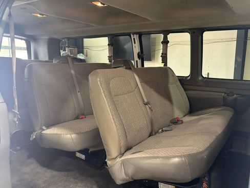 Used 2016 Chevrolet Express 3500 LT w/ LT Preferred Equipment Group RWD image 16