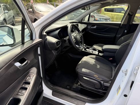 Used 2019 Hyundai Santa Fe SE FWD image 12