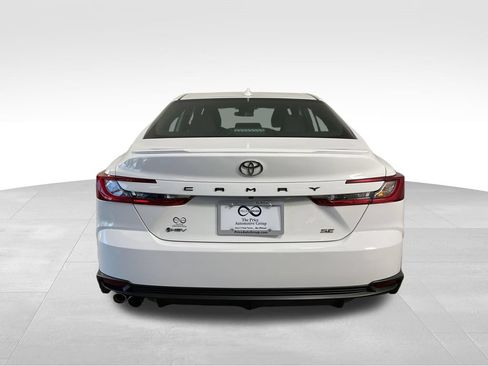 Used 2025 Toyota Camry SE FWD image 8