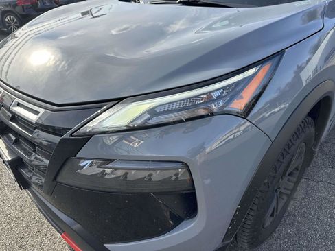 Used 2025 Nissan Rogue SV image 7