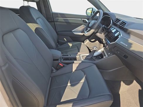 Certified 2024 Audi Q3 2.0T Premium Plus image 10
