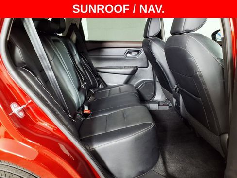 Used 2023 Nissan Rogue SL w/ SL Premium Package image 10