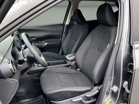 Used 2021 Nissan Kicks SV image 21