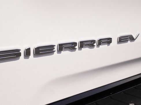 Used 2026 GMC Sierra EV Elevation AWD/4WD image 39