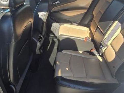 Used 2022 Chevrolet Equinox Premier image 9