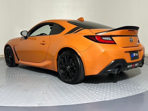 Used 2023 Toyota GR86 10th Anniversary SE image 3