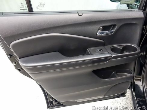 Used 2020 Honda Pilot Touring image 26