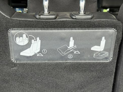 Used 2020 Chrysler Pacifica Touring-L Plus image 41