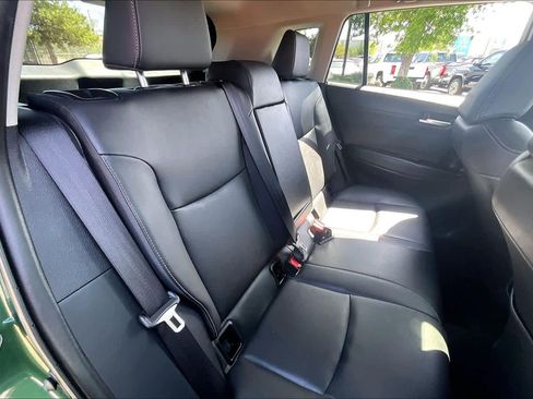 Used 2022 Toyota Corolla Cross XLE w/ Convenience Package image 20