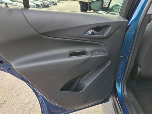 Used 2021 Chevrolet Equinox LT FWD image 17