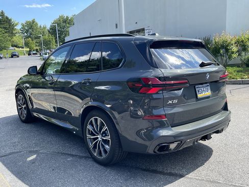 Used 2026 BMW X5 xDrive50e w/ M Sport Package AWD/4WD image 4