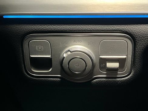 Used 2025 Mercedes-Benz GLE 350 4MATIC image 36