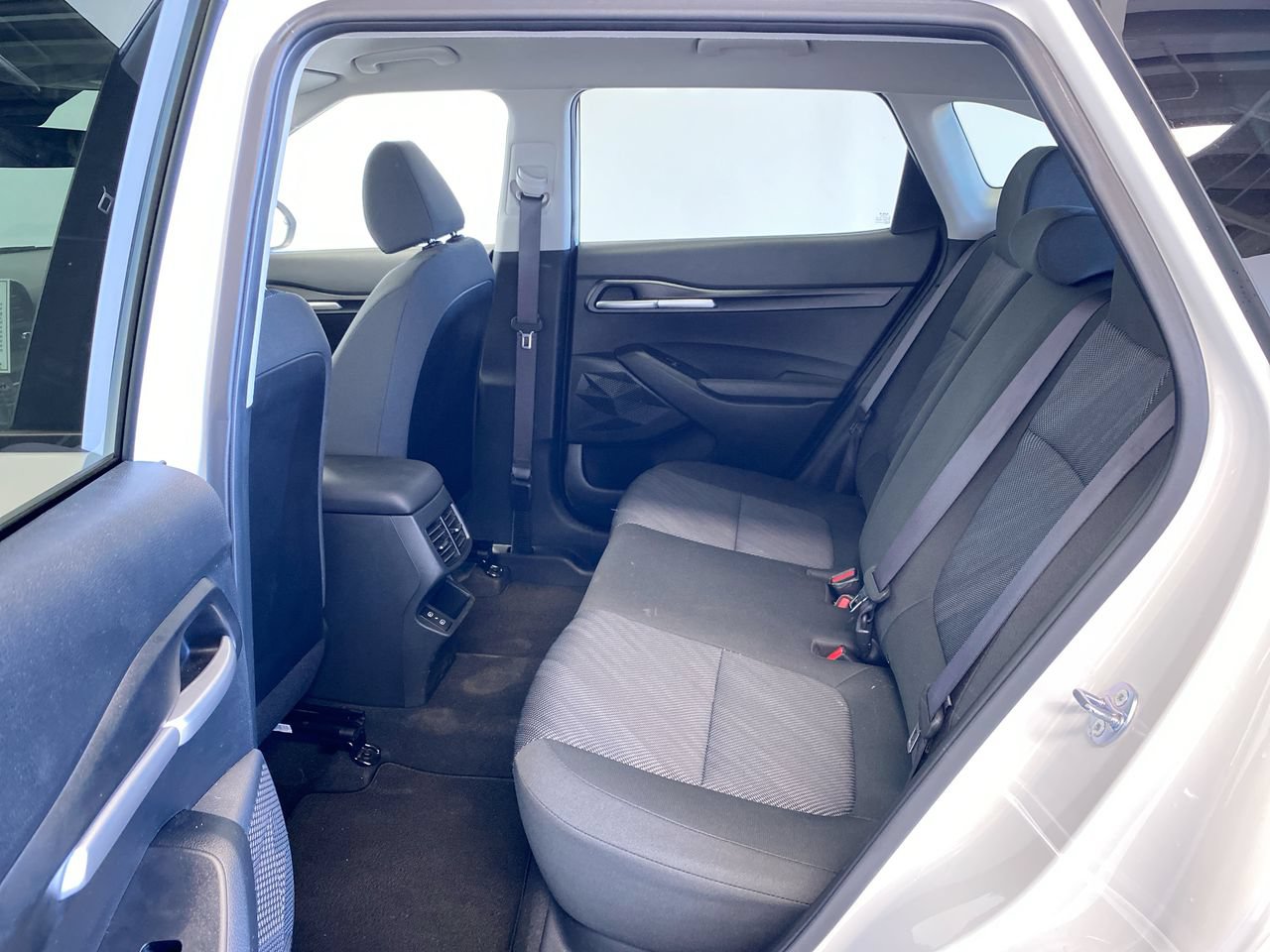 Certified 2026 Kia Seltos LX AWD/4WD image 32