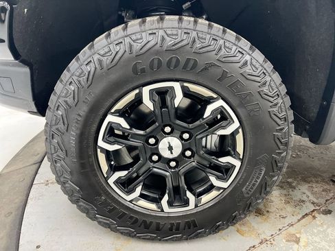 New 2026 Chevrolet Silverado 1500 ZR2 image 28