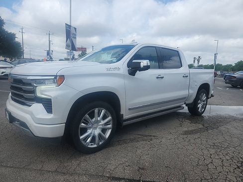 Used 2023 Chevrolet Silverado 1500 High Country w/ High Country Premium Package AWD/4WD image 6