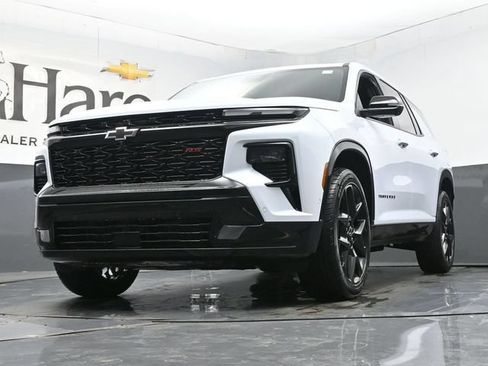 New 2026 Chevrolet Traverse RS w/ LPO, Floor Liner Package FWD image 4