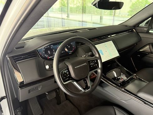 Certified 2025 Land Rover Range Rover Sport SE AWD/4WD image 4