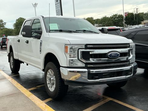 Used 2021 Ford F250 XLT w/ FX4 Off-Road Package AWD/4WD image 2