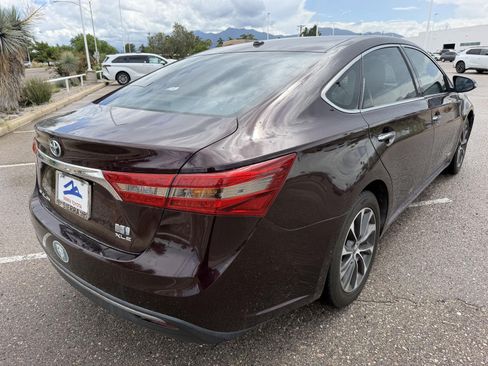 Used 2018 Toyota Avalon XLE Premium w/ All Weather Liner Package FWD image 5