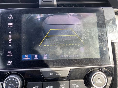 Used 2018 Honda Civic Touring image 17