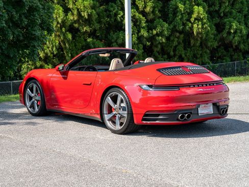 Used 2022 Porsche 911 Carrera 4S AWD/4WD image 3