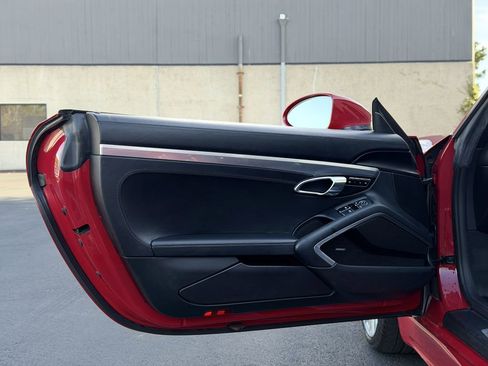 Used 2018 Porsche 718 Boxster S image 30