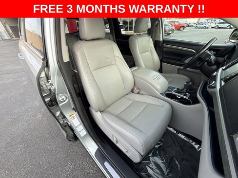 Used 2018 Toyota Highlander Limited image 21