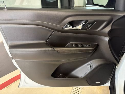 Used 2019 GMC Acadia SLT AWD/4WD image 24