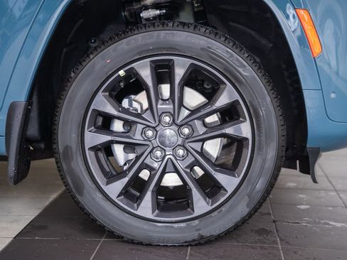 New 2026 Jeep Grand Cherokee L Limited AWD/4WD image 17