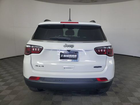 Used 2025 Jeep Compass Latitude AWD/4WD image 5
