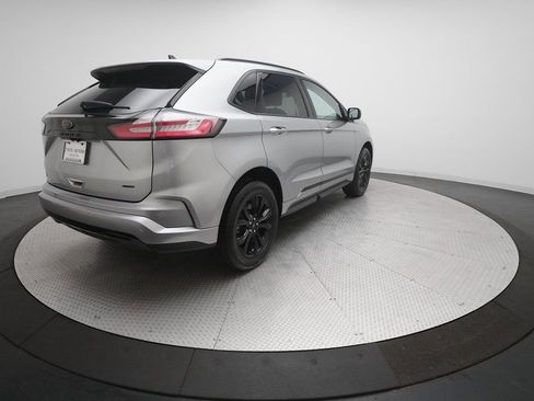 Used 2022 Ford Edge SE w/ Black Appearance Package image 11