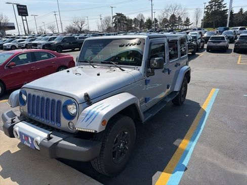 Used 2015 Jeep Wrangler Unlimited Sahara w/ Connectivity Group AWD/4WD image 1