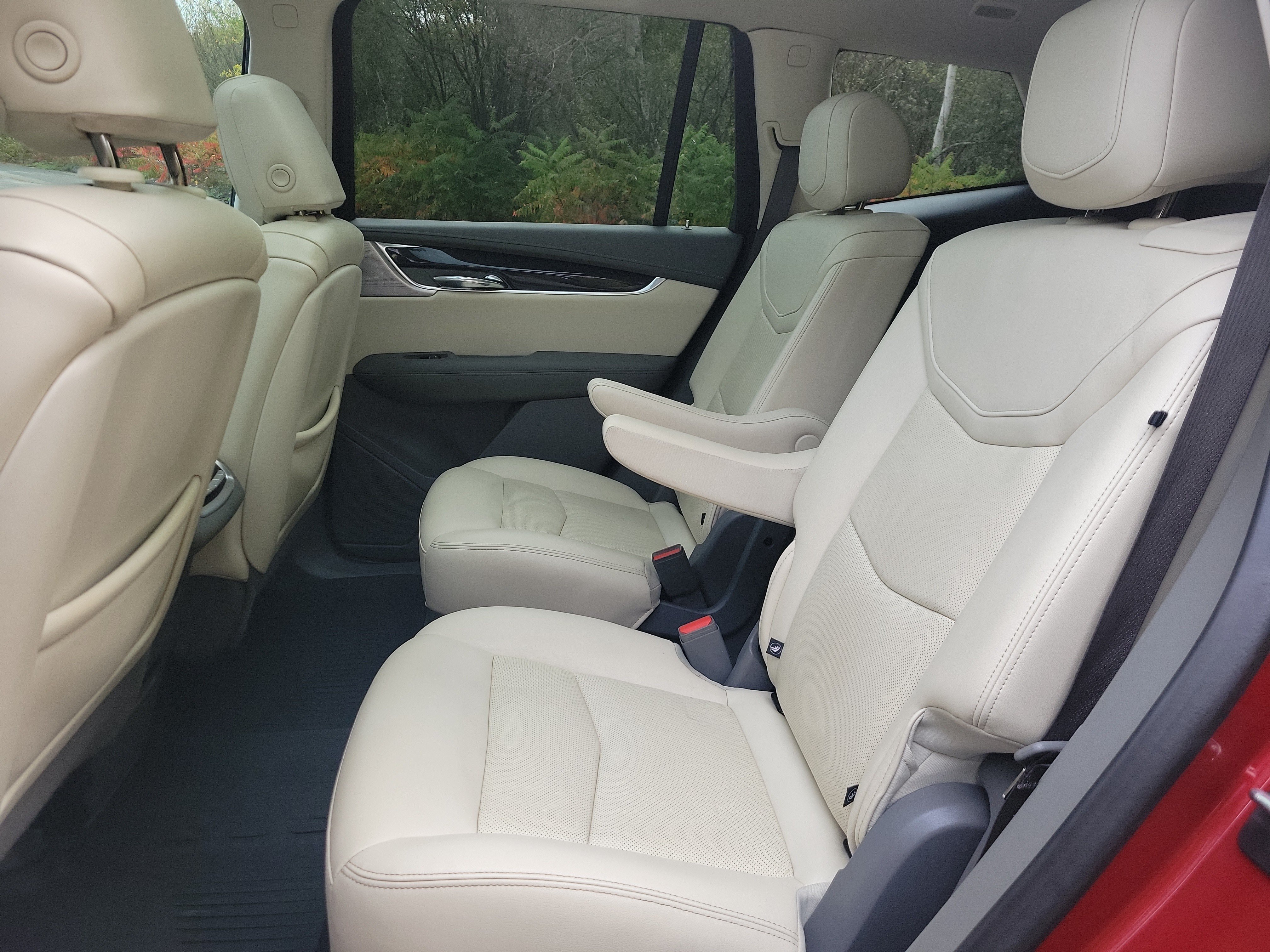 Certified 2022 Cadillac XT6 Premium Luxury w/ Technology Package AWD/4WD image 16