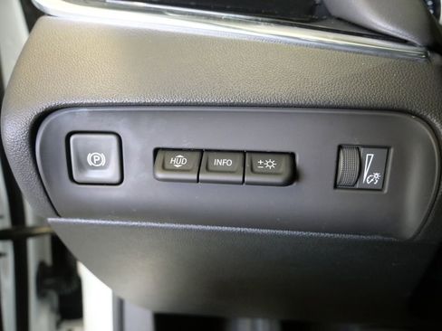 Used 2024 Buick Enclave Avenir w/ Avenir Technology Package AWD/4WD image 14