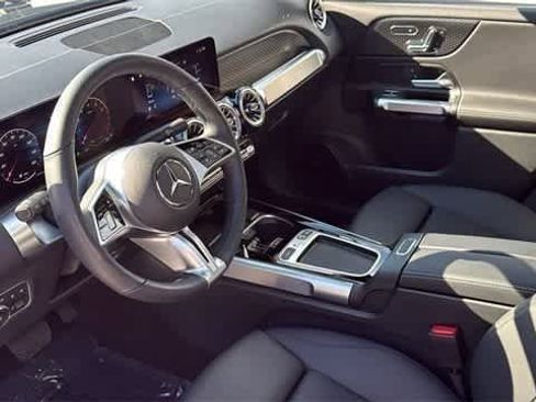 Certified 2025 Mercedes-Benz GLB 250 4MATIC image 28