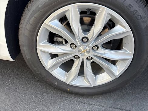 Used 2024 Chevrolet Malibu LT FWD image 17