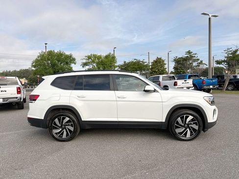Used 2025 Volkswagen Atlas SE FWD image 2