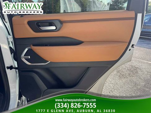 Used 2025 Nissan Armada Platinum Reserve AWD/4WD image 34
