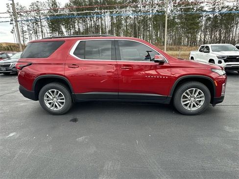 Certified 2023 Chevrolet Traverse LT image 9