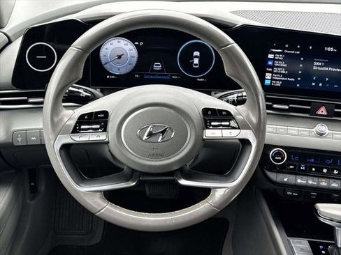 Used 2023 Hyundai Elantra SEL w/ Convenience Package FWD image 13
